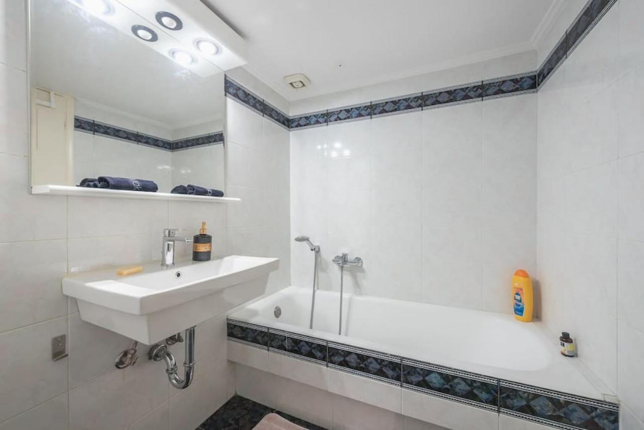 Central 3Br Apartment Next To Panormou Metro! 아테네 외부 사진